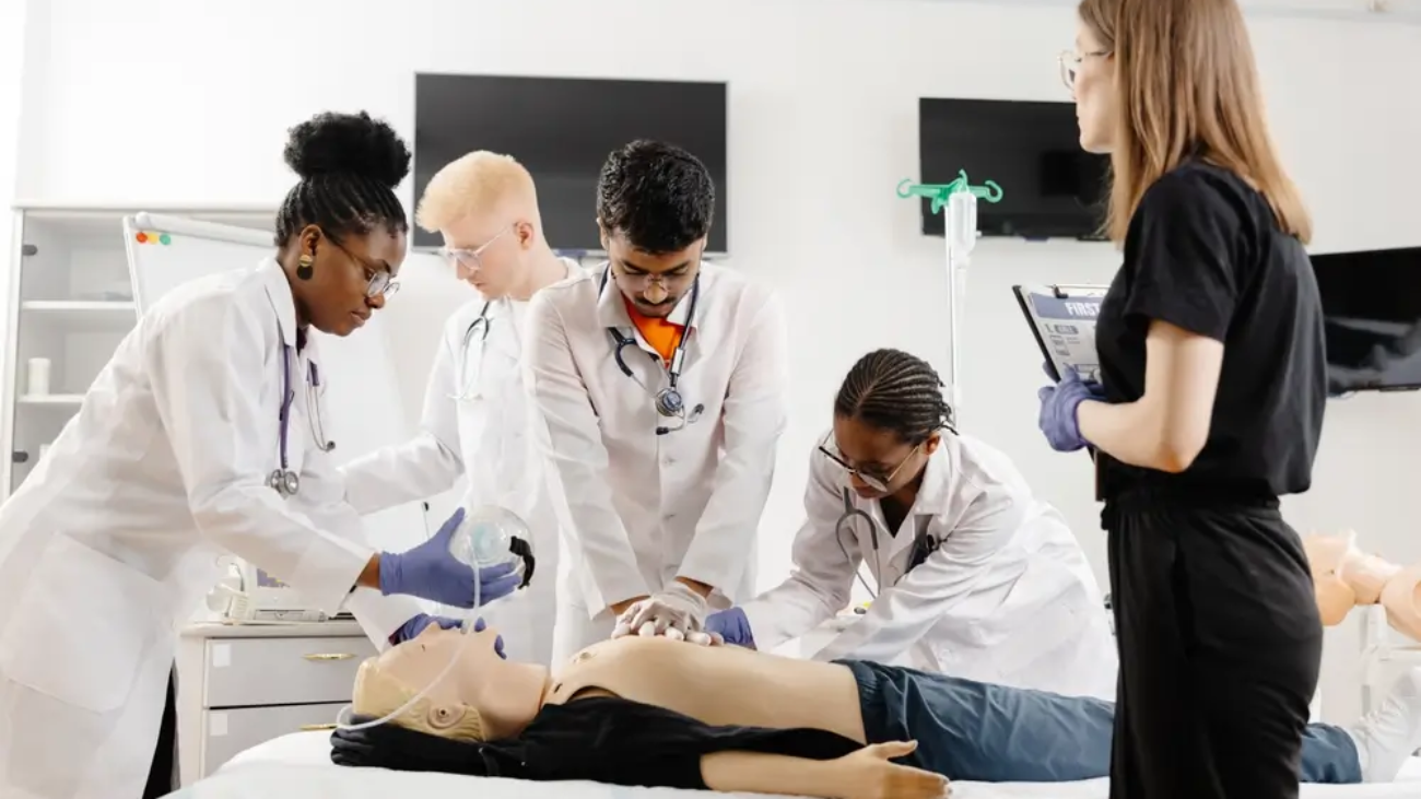How to Perform CPR Safely A Step-by-Step Guide with U.S. Legal Protections
