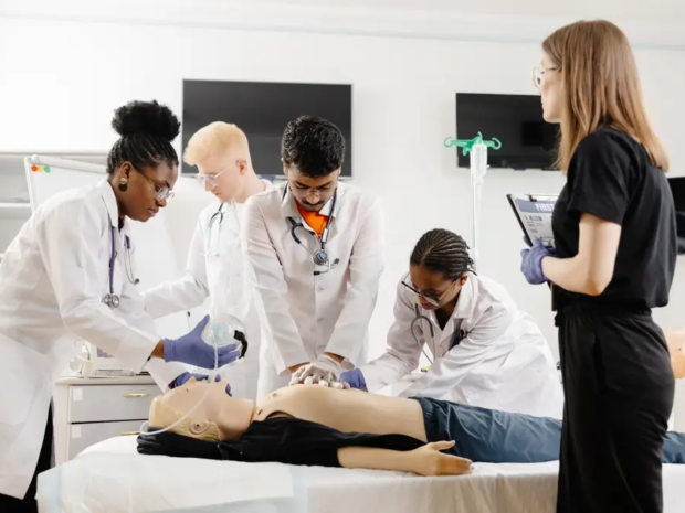 How to Perform CPR Safely A Step-by-Step Guide with U.S. Legal Protections