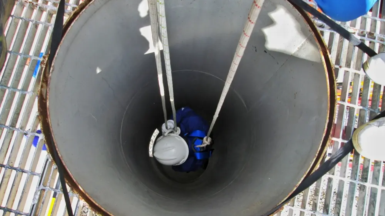 LockoutTagout and Confined Spaces A Safety Guide for U.S. Electricians and Mechanics